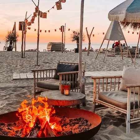 Sunset By Interhome * ノールトウェイケルハウト　